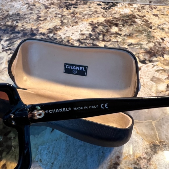 Authentic Chanel Sunglasses 5065 - Picture 3 of 11